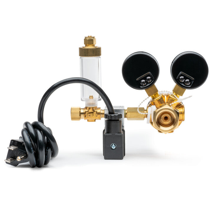 MA957 CO2 Regulator with Solenoid